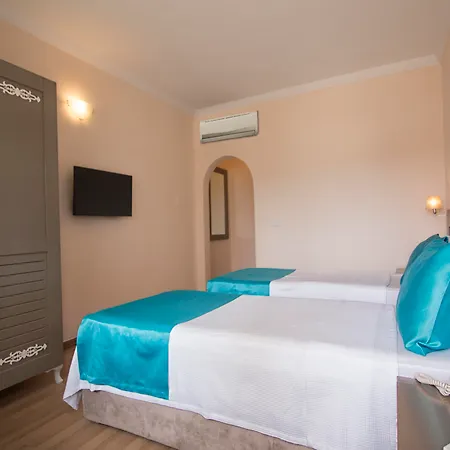 Sky Nova & Hotell 3*