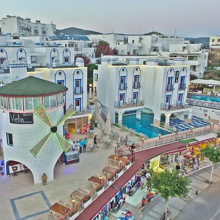 Sky Nova & Hotell 3*