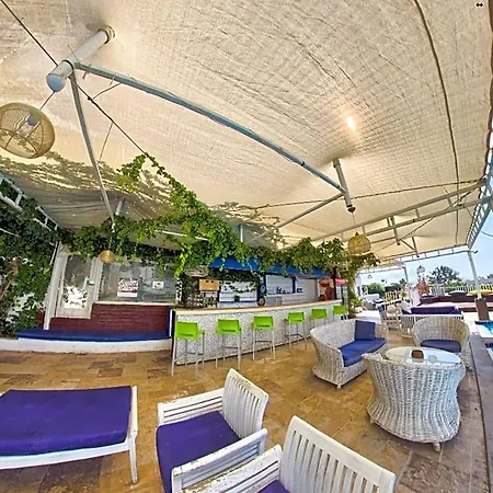 Sky Nova & Hotel 3*