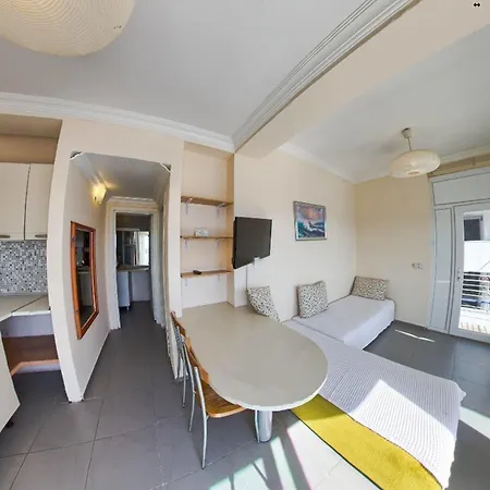 Sky Nova & Hotell 3*