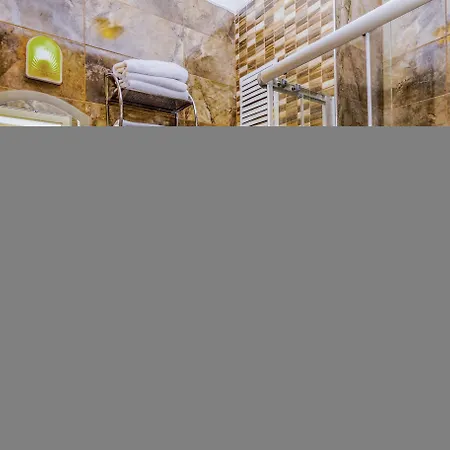 Sky Nova & מלון בודרום